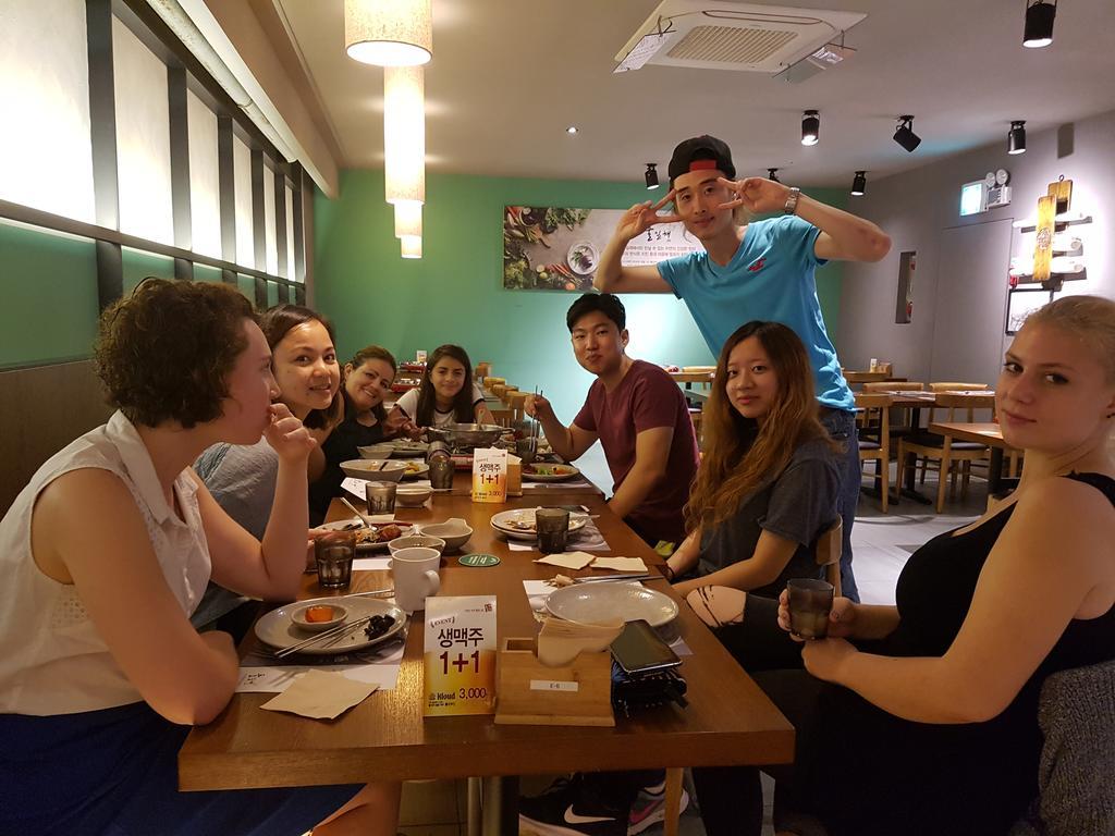 Comeinn Guesthouse Hongdae - Female Only Сеул Екстериор снимка