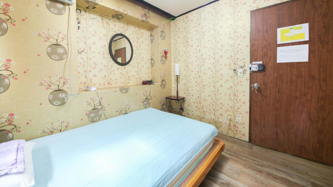 Comeinn Guesthouse Hongdae - Female Only Сеул Екстериор снимка