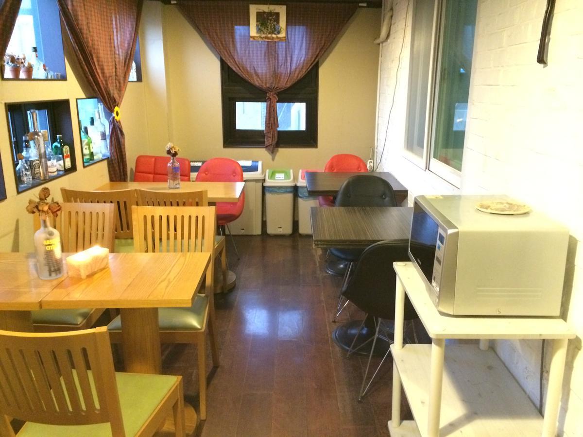 Comeinn Guesthouse Hongdae - Female Only Сеул Екстериор снимка