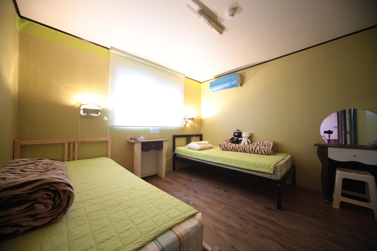 Comeinn Guesthouse Hongdae - Female Only Сеул Екстериор снимка